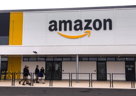 Власти Нью-Йорка расследуют увольнение Amazon организатора протеста