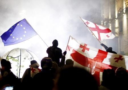 В Евросоюзе поддержали протестующих Грузии