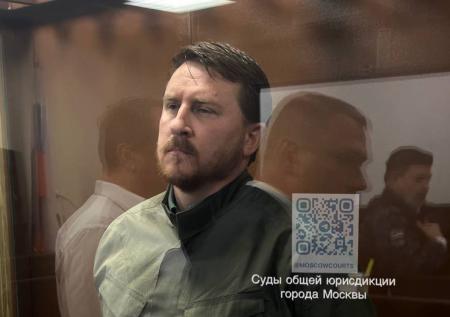Экс-мэр Сочи попросил суд вернуть его в зону СВО к жене
