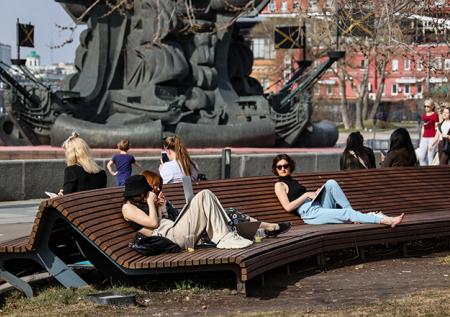 Летом у россиян будет всего одна короткая рабочая неделя