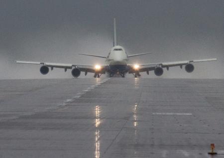 Московские аэропорты задерживают и отменяют рейсы из-за непогоды