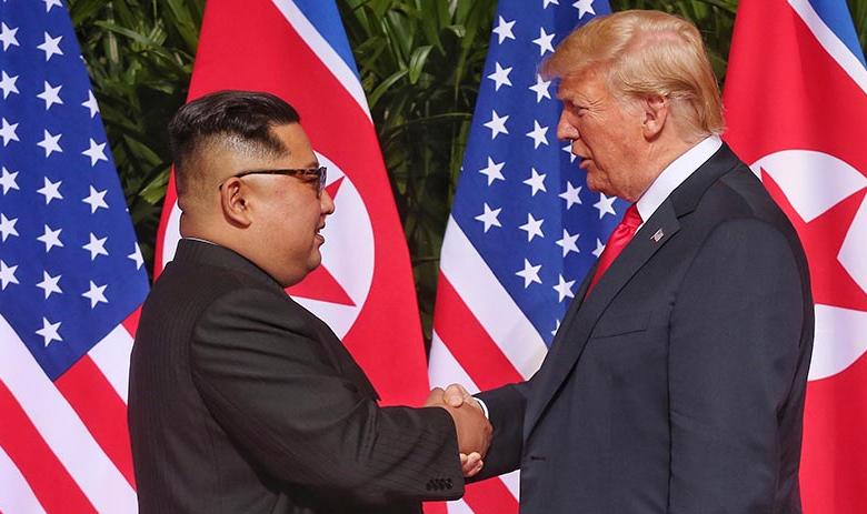 Лидер КНДР Ким Чен Ын и президент США Дональд Трамп