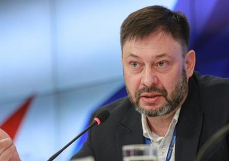 Вышинский призвал власти Украины остановить снос советских памятников