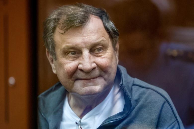 Бывший заместитель министра обороны РФ Дмитрий Булгаков в Басманном суде
