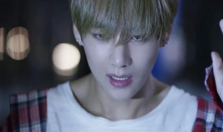 Кадр из фильма Love Yourself