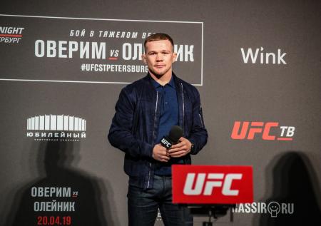 Пётр Ян сразится за временный титул UFC с Сэнгхагеном
