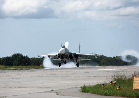Российский Су-27 попал на видео во время перехвата F-16