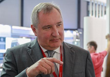 Рогозин назвал скучным немецкий сатирический ролик про робота «Фёдора»
