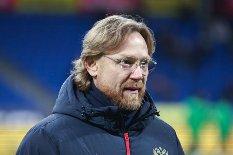 Валерий Карпин