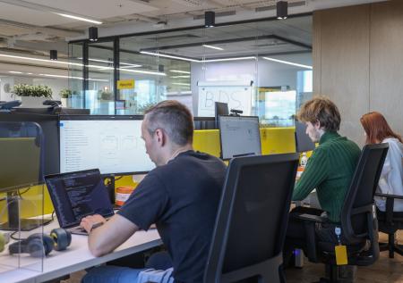 Эксперт рассказал, почему IT-специалистам лучше не уезжать из России