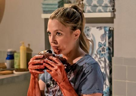 Netflix закрыл зом-ком-сериал с Дрю Бэрримор