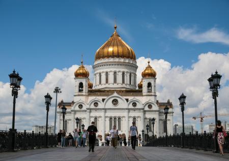 Москвич устроил потоп в храме Христа Спасителя