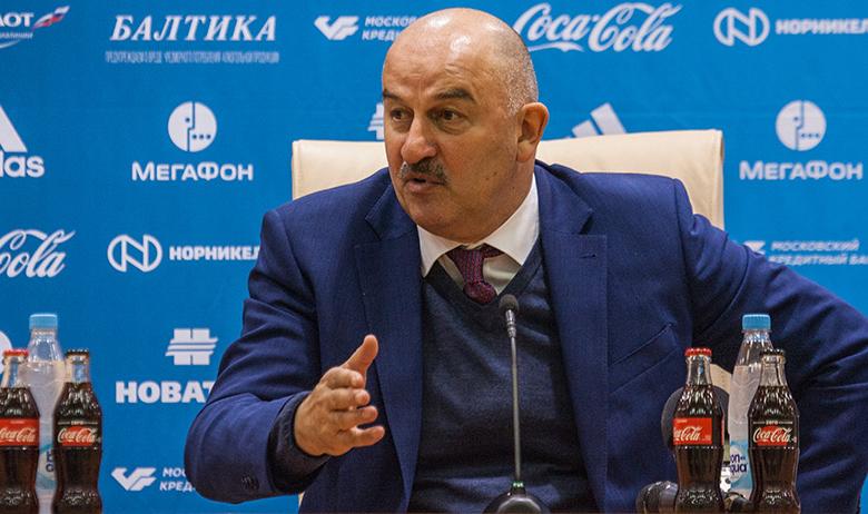 Главный тренер сборной России Станислав Черчесов