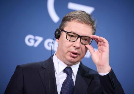 Запад потребовал от Белграда срочно решить проблему Косово