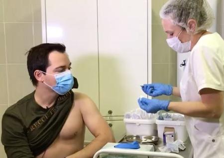 Родион Газманов рассказал об ощущениях после прививки от коронавируса