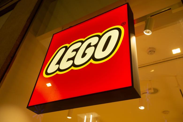 Магазин LEGO