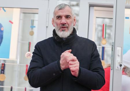 Тело олимпийского чемпиона Сайтиева доставили в Грозный