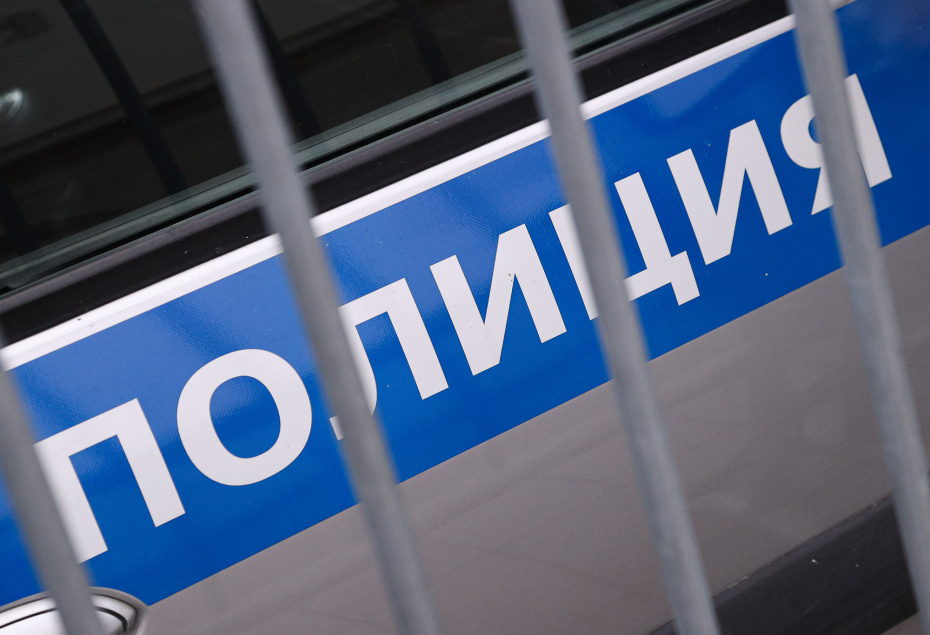 Догнал в подъезде и залез в трусы: 43 года в колониях не исправили педофила