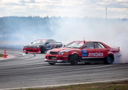 Дни дрифта на Moscow Raceway: пятеро на одного  