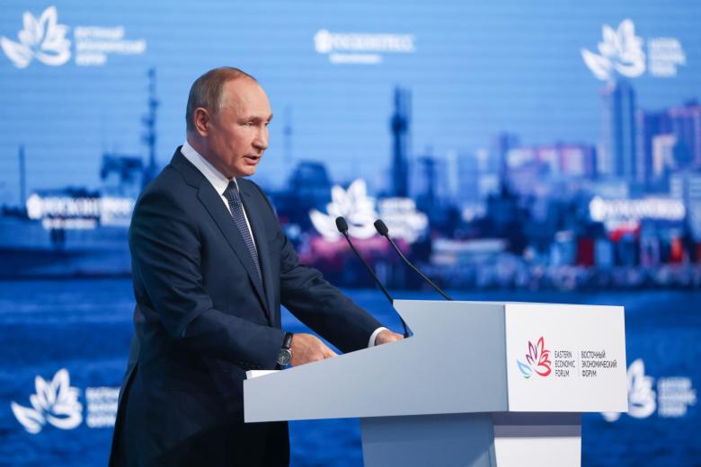 Президент РФ Владимир Путин во время выступления на пленарном заседании Восточного экономического форума — 2022