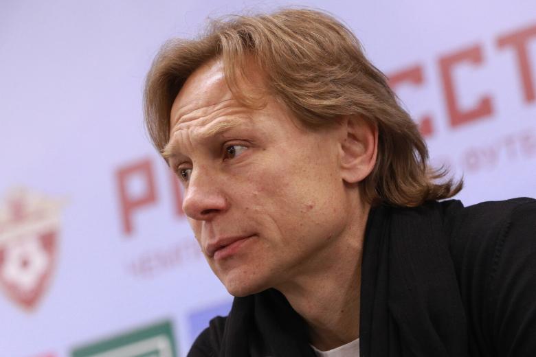 Валерий Карпин