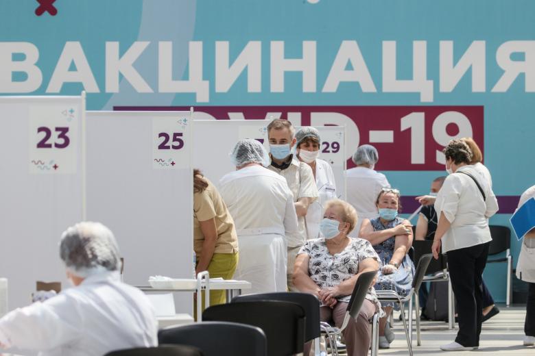 Вакцинация В Гостином дворе