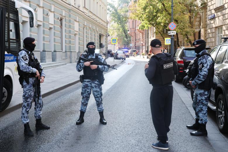 Обстановка у бизнес-центра «Романов двор» в Москве