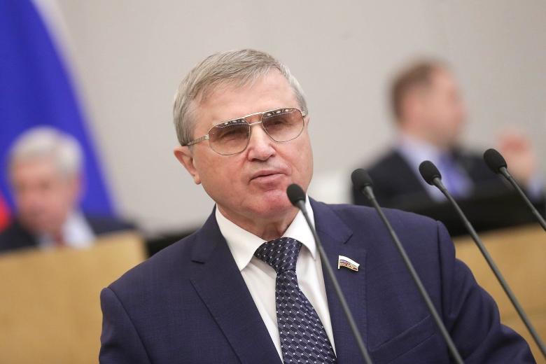 Олег Смолин