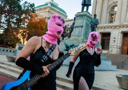 ЕСПЧ обязал РФ выплатить Pussy Riot компенсацию за отказ в регистрации НКО