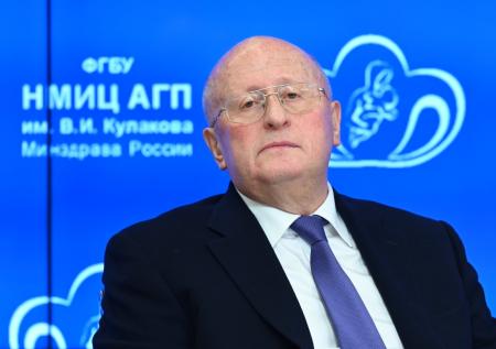 Гинцбург назвал способ вакцинации от коронавируса детей до шести лет