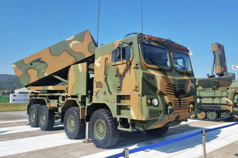 Южнокорейская реактивная система залпового огня K239 Chunmoo