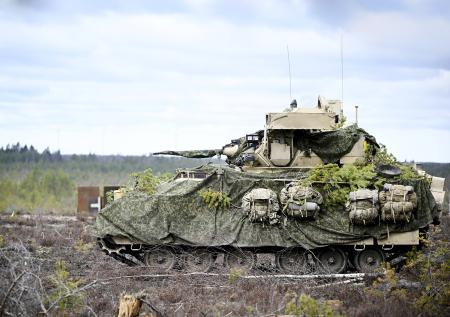 Бойцы «затрофеили» две иностранные военные машины под Курском