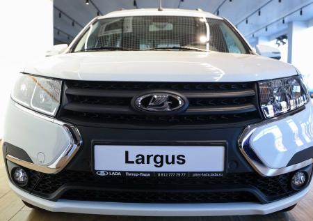 Lada Largus: цены у дилеров, скидки, сколько стоят конкуренты