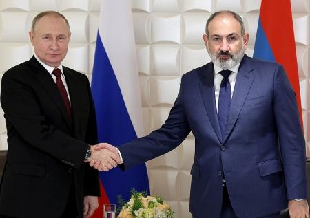 Путин заявил о союзнических отношениях России и Армении