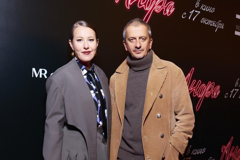 Ксения Собчак и Константин Богомолов на премьере фильма «Анора» в кинотеатре «Художественный»