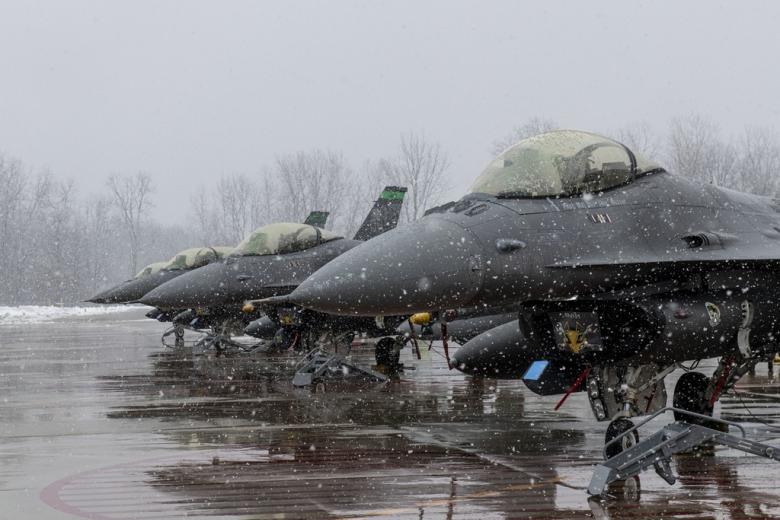 F-16