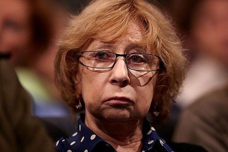 Ахеджакова и Улицкая подписали петицию в защиту Цуркан