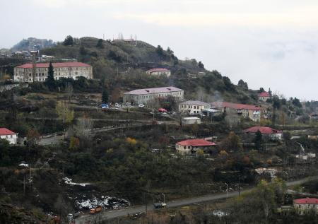 Баку предлагает создать новый коридор между Карабахом и Арменией