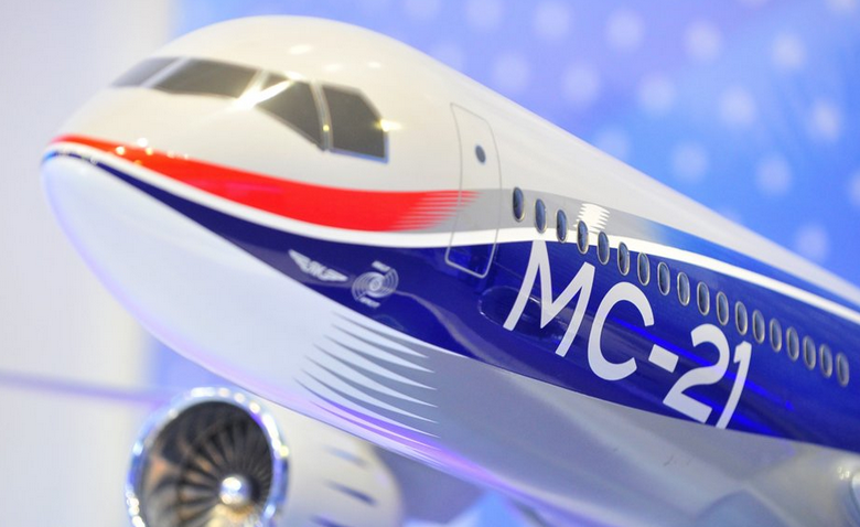 Макет самолёта «Иркут» МС-21-300