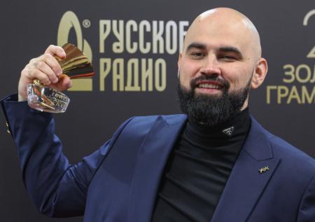 Стало известно, вернется ли солист Artik & Asti в Россию