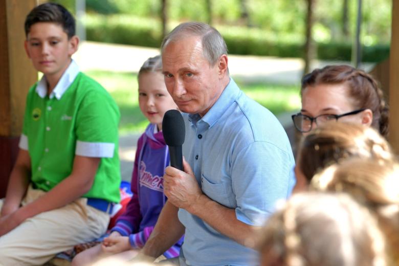 Владимир Путин в лагере «Артек». Архивное фото