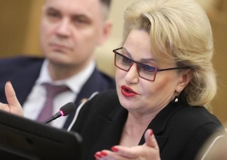 В Госдуме предложили отмечать одиноких отцов госнаградами