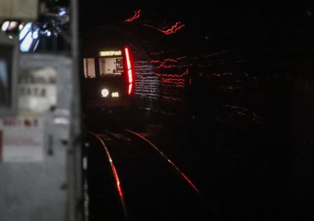 Мужчина забежал в тоннель московского метро