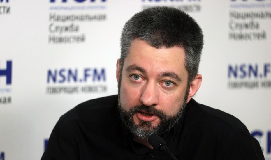 Продюсер Владислав Пастернак во время пресс-конференции к фильму «Брат-3»