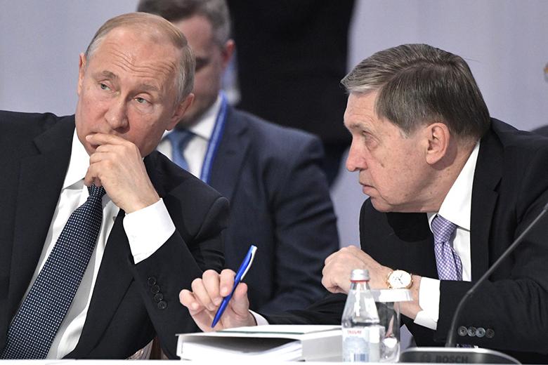 Владимир Путин и Юрий Ушаков
