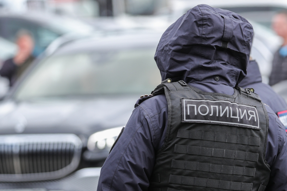 Роды в туалете, хаски-убийцы и женщина-насильница: громкие ЧП за день