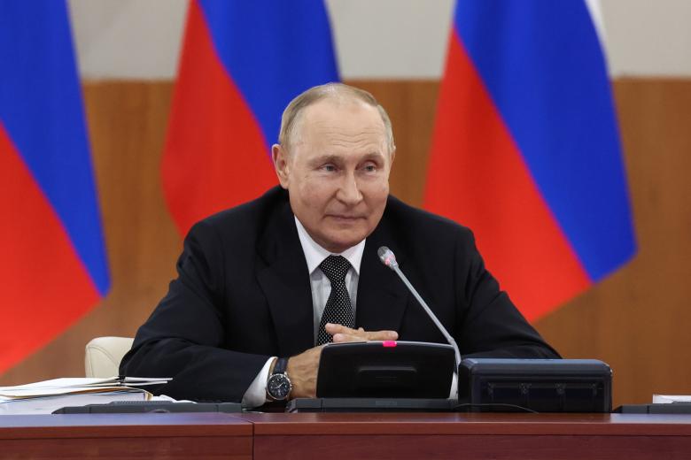 Президент РФ Владимир Путин во время выступления на расширенном заседании президиума Госсовета по вопросам развития национальной туристической индустрии в современных условиях в рамках Восточного экономического форума — 2022