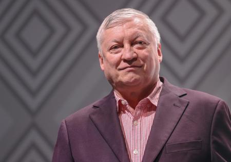 Шахматиста Карпова отключили от ИВЛ