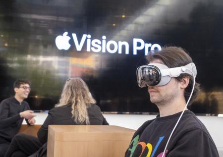 Стала известна стоимость Apple Vision Pro в России
