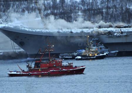 10 человек пострадали при пожаре на «Адмирале Кузнецове»